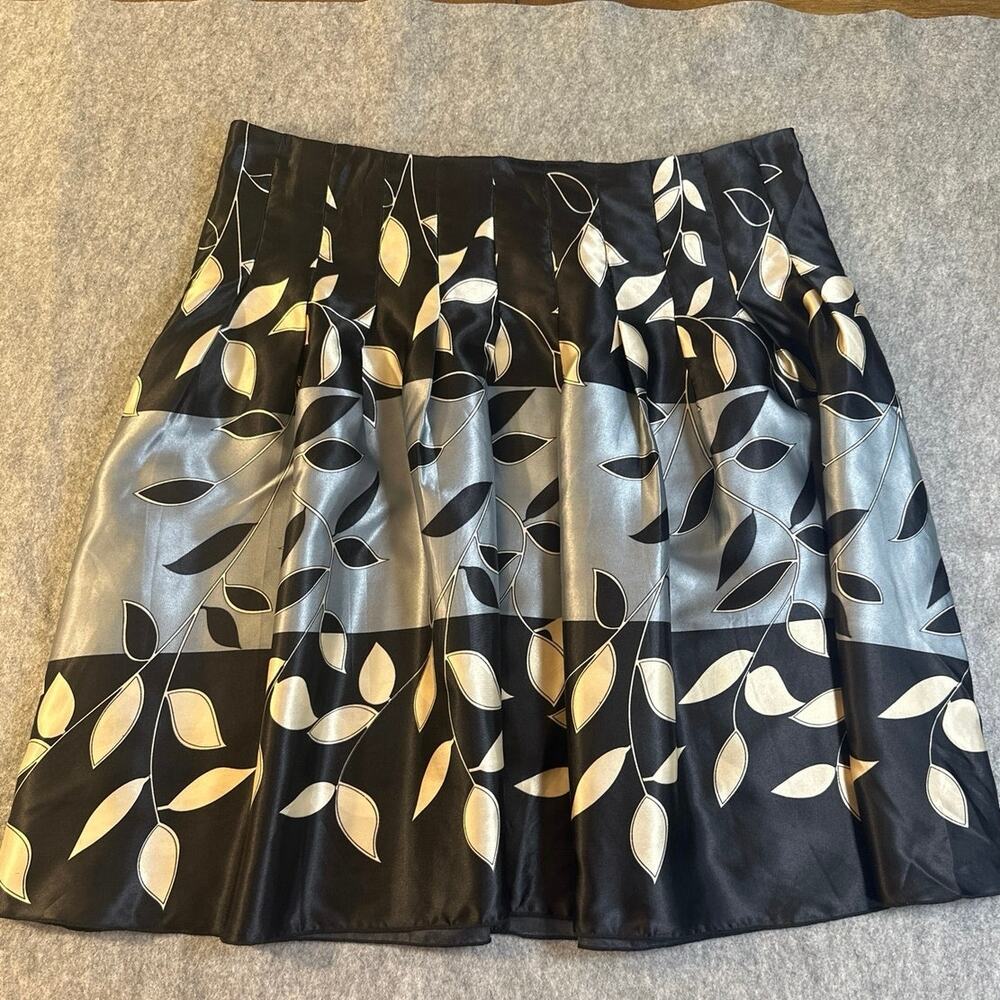 Ultra Pink Black beige & silver A-Line Pleated Flowing Knee Length Skirt Size XL